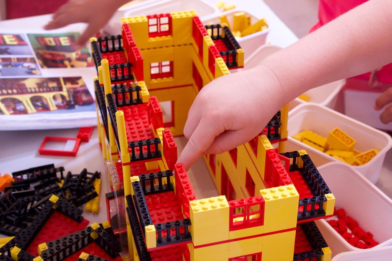 Titelbild zur Veranstaltung LEGO-Freizeit (14.05.–17.05.2026), für Kinder von 8 bis 12 Jahren