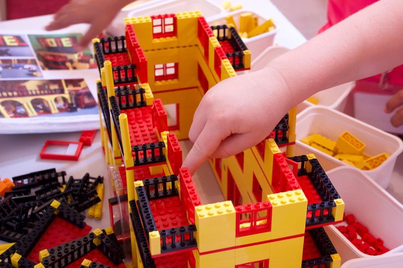 Titelbild zur Veranstaltung LEGO-Freizeit (14.05.–17.05.2026), für Kinder von 8 bis 12 Jahren